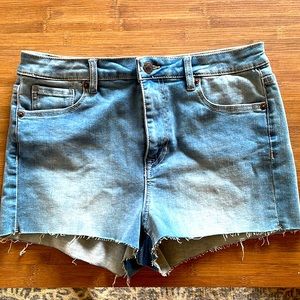 Buffalo 🦬 jean shorts - high rise